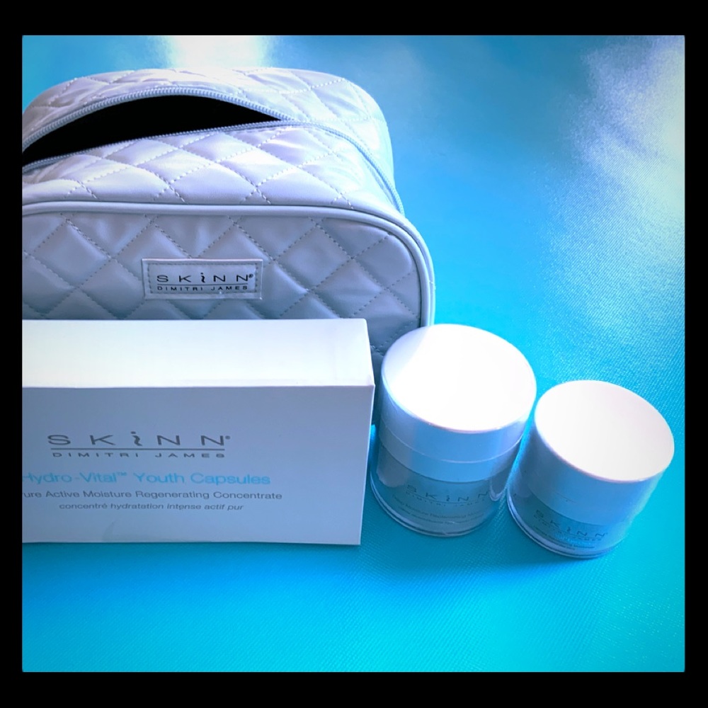 SKINN 4 piece Hydro-Vital Skincare Set + Bonus